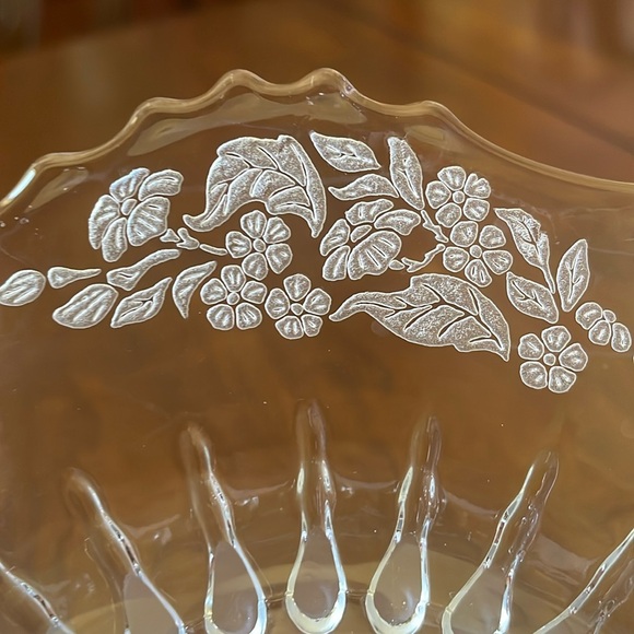 Vintage New Martinsville Viking hand made plate 7.5” floral etched glass - Picture 5 of 8